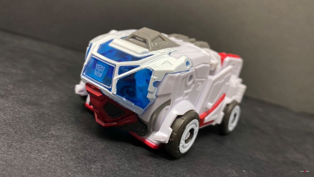 Transformers Bumblebee Movie Studio Series Ratchet In Hand Image  (2 of 45)